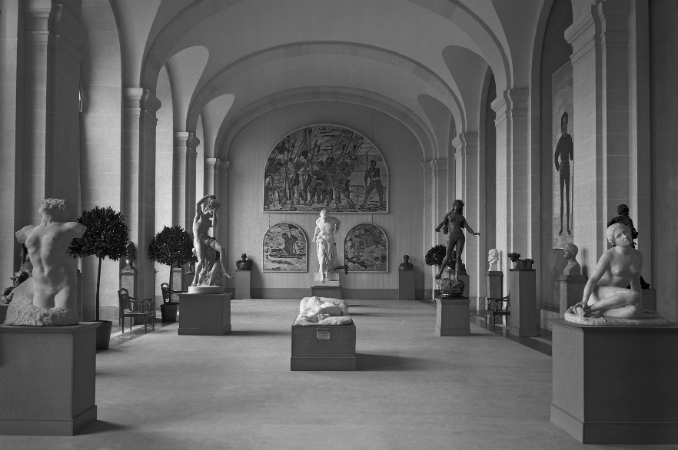Photo d'ensemble de la salle Duval entre 1910 et 1922 - Exposition de bustes et de statues.